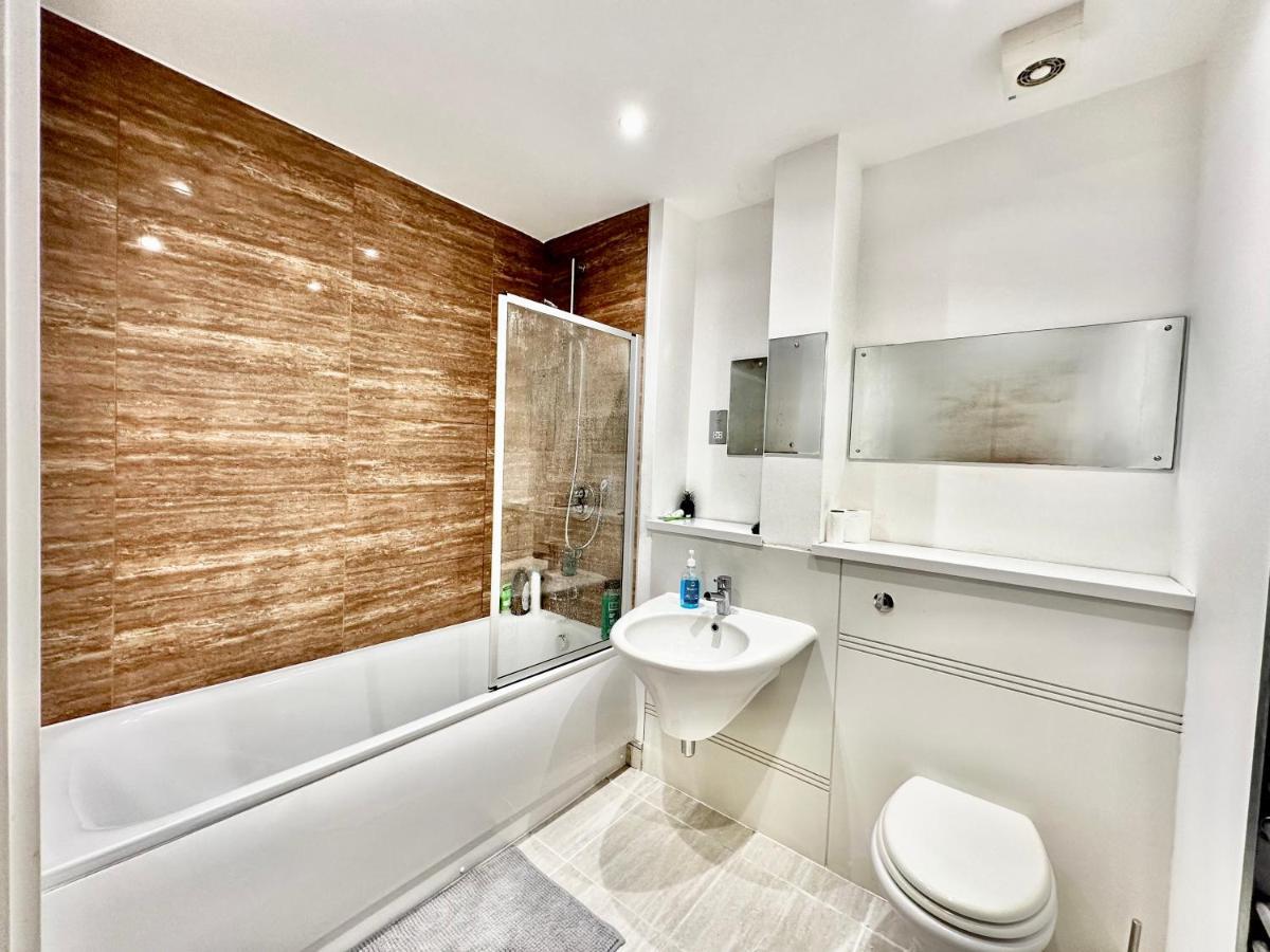 Cosy Canal View Apartment Cardiff Bay Exterior photo