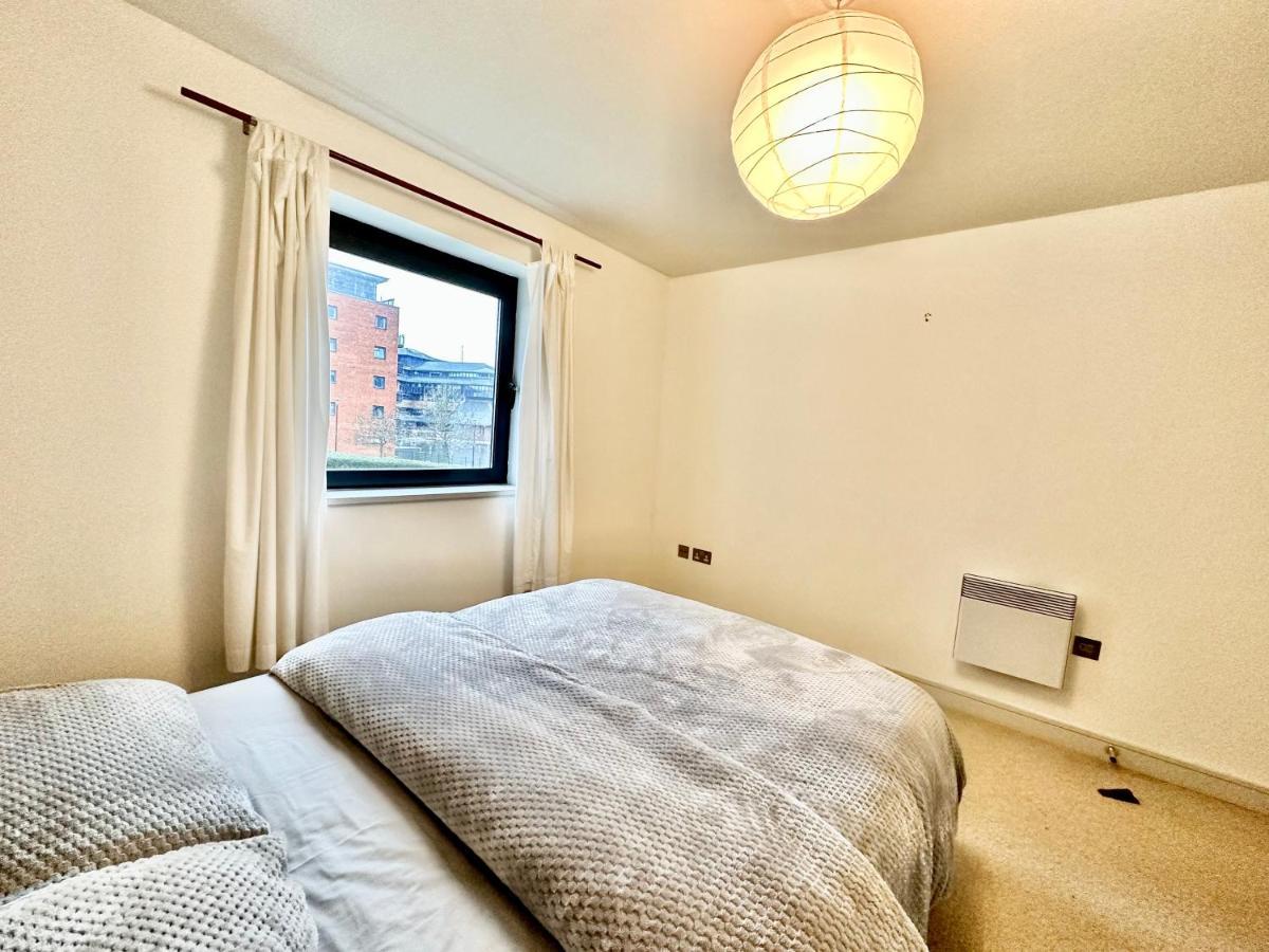 Cosy Canal View Apartment Cardiff Bay Exterior photo